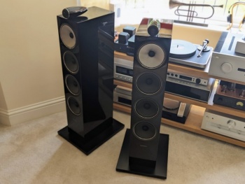 Bowers & Wilkins 702 S2 Loudspeakers - Gloss Black - Ex Demonstration