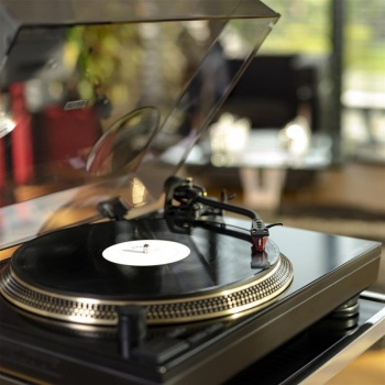 Reloop Turn 5 Turntable (With Ortofon 2M Red Fitted)