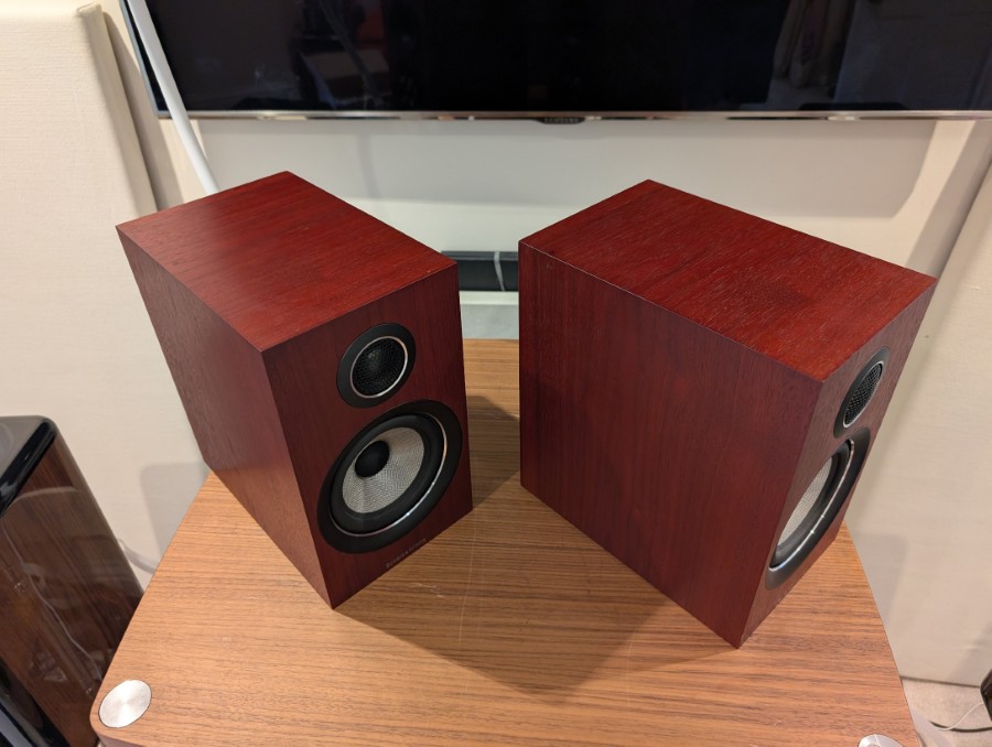 週末セール　B&W 707S2 rosenut B&W 707 S2 Bookshelf Speakers; Rosenut Pair; 707S2 - The