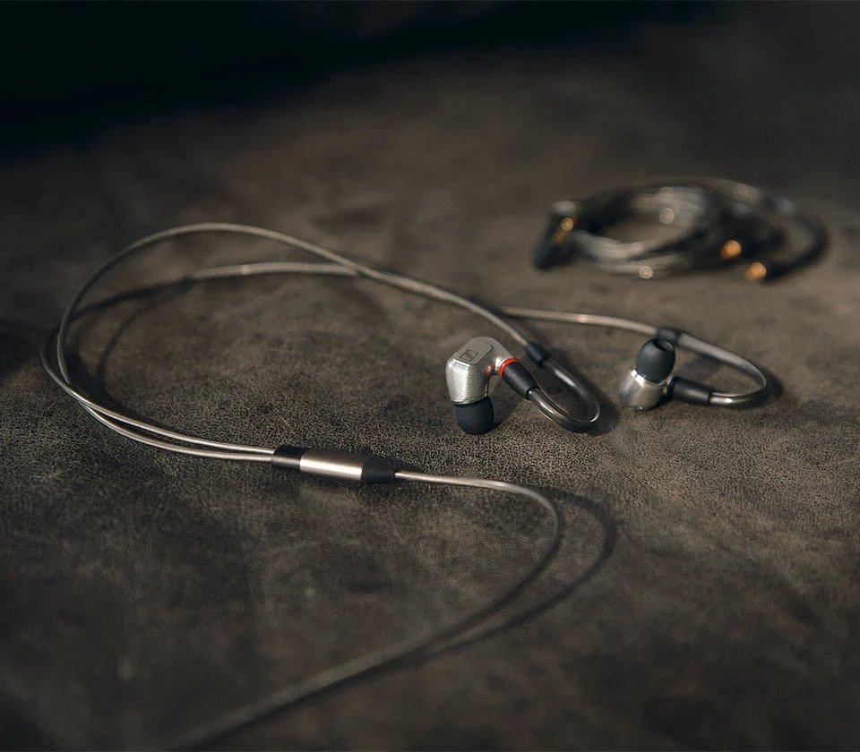 Sennheiser IE 900 Audiophile Earphones - Analogue Seduction