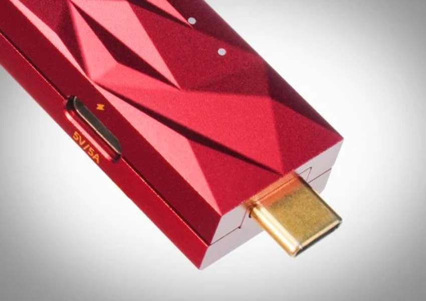 SilentPower by iFi iDefender Max - USB-C Ground Loop Breaker and