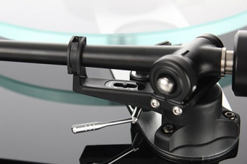 Rega RB330 Tonearm