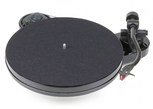 Pro-Ject RPM-1 Carbon Turntable