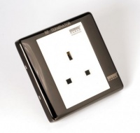 Isoclean 13A Goldplated UK Power Socket + RF Shield