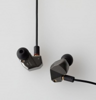 Final Audio B2 Earphones - NEW OLD STOCK