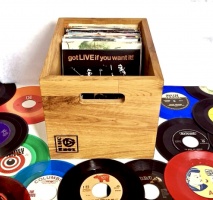 Music Box Design 7 inch Vinyl Storage Box- Oiled Oak