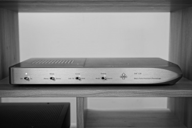 EMT 128 Micro-Tube Precision Phonostage - Ex Demonstration